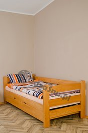 tapczan drewniany do sypialni otwierane łóżko wysokie siedzisko producent